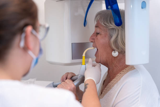 Best Emergency Tooth Extraction in North Alamo, TX